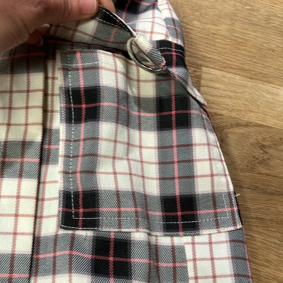 Forever 21 shorts women’s juniors plaid Pleated with Skirt in front Size:S - Picture 5 of 11